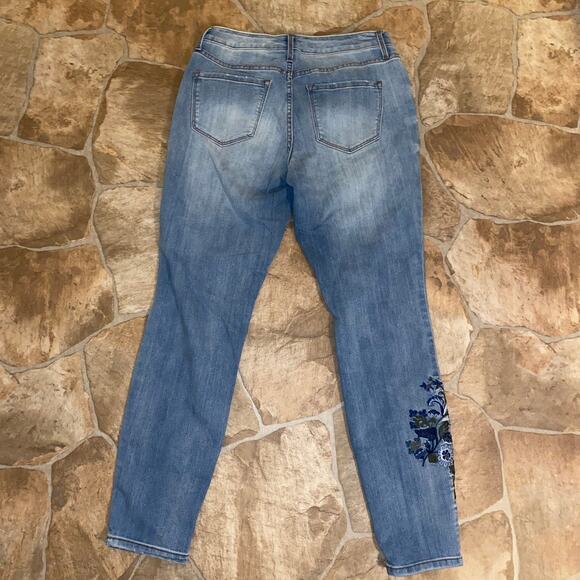 Nine West Jeans Gramercy Skinny High Rise Embroidered Floral Light Wash Jeans, 4 - Picture 2 of 9